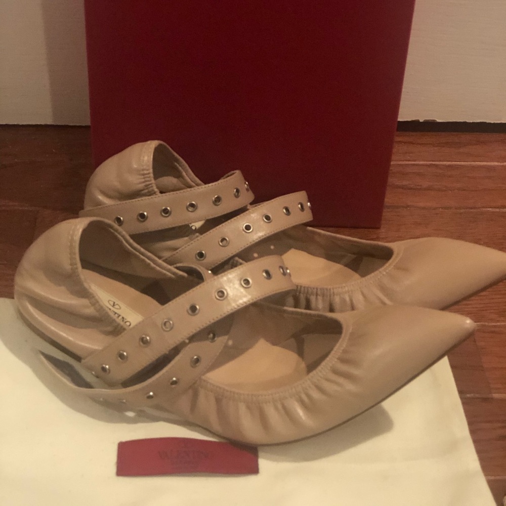 Authentic NIB Valentino flats